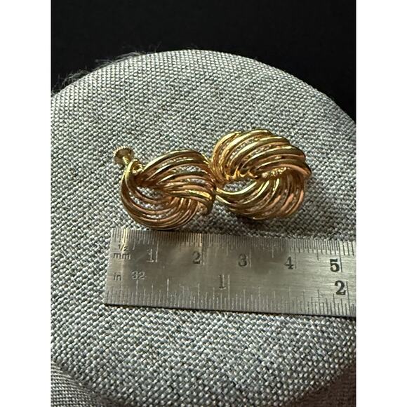 Napier Swirl Screwback Earrings Gold Tone Vintage Retro Career Classic Capsule - Picture 5 of 5